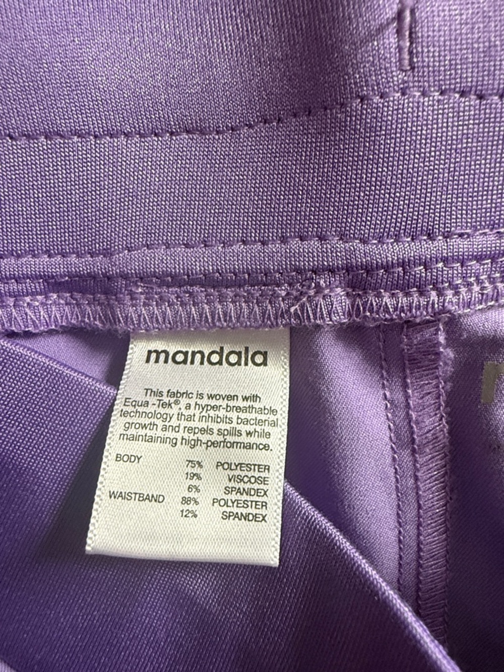 Lavender Women’s Scrub Set - Unbranded - Picture 3 of 7